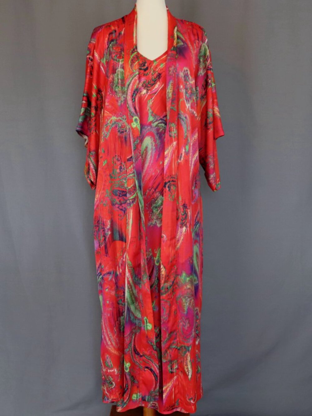 Natori Small 2 Piece Floral Robe & Night Gown Charmeuse Chemise Set Red Green - Picture 8 of 13